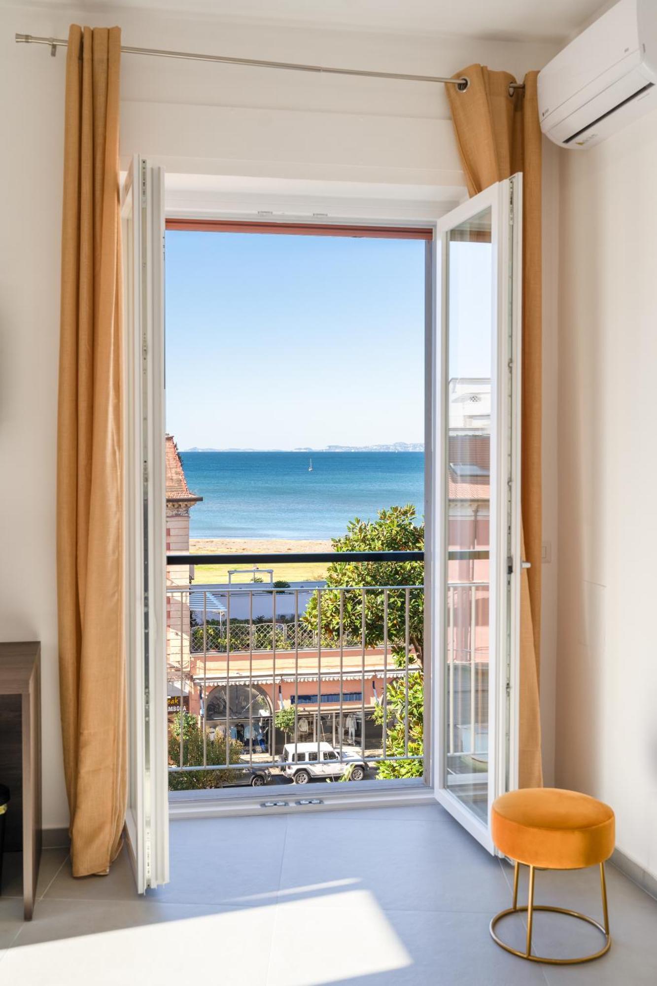 Pangea Luxury Rooms Castellammare di Stabia Bagian luar foto